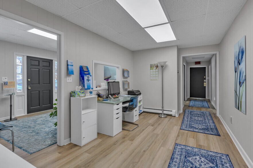 More Photos Of 100 E Carver St, Huntington Loft Creative Space For Lease