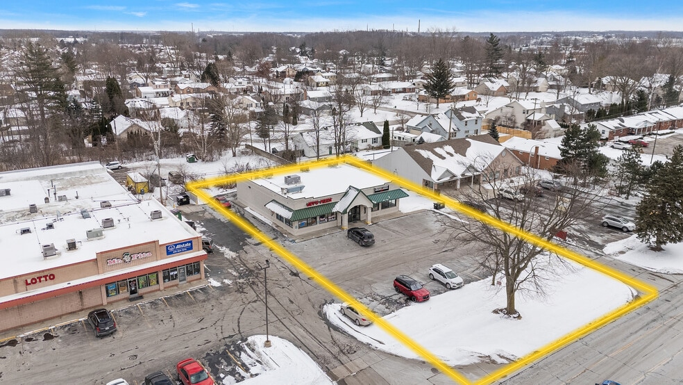 More Photos Of 825 Michigan Ave, Marysville Freestanding For Lease