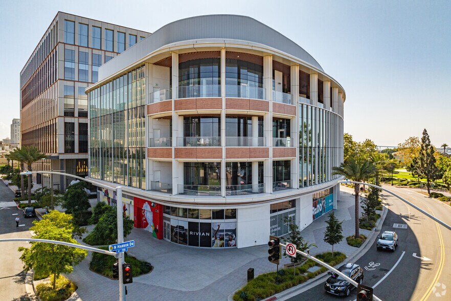 More Photos Of 975 Waterfront Pl, San Diego Office For Lease