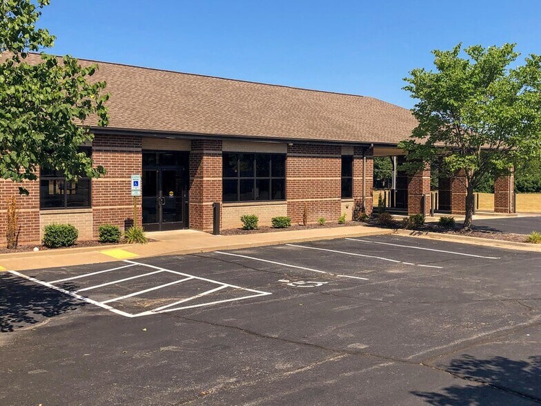 More Photos Of 291 E Hwy CC, Nixa Bank For Lease