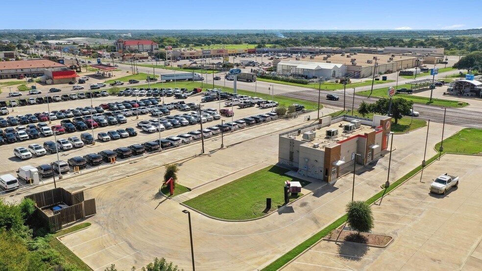 More Photos Of 3011 W Washington St, Stephenville Fast Food For Lease