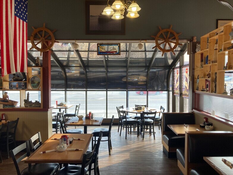More Photos Of 403 Belknap St, Superior Restaurant For Sale