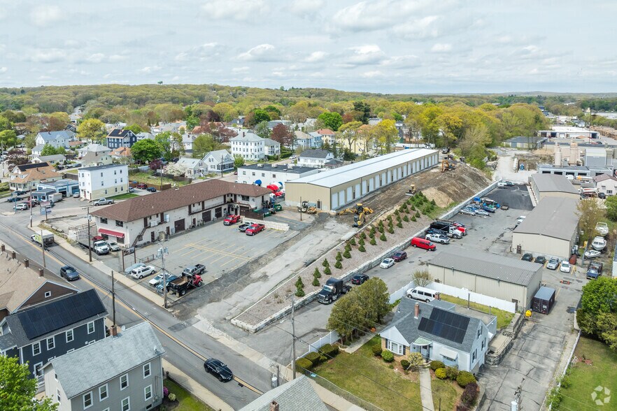 Primary Photo Of 579 Weeden St, Pawtucket Light Manufacturing For Sale