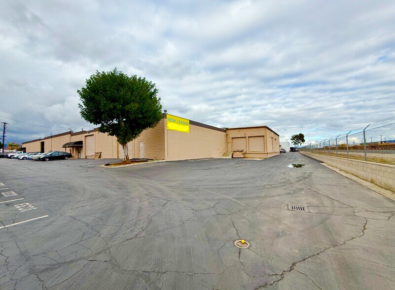 More Photos Of 1009-1033 Brooks St, Ontario Warehouse For Lease