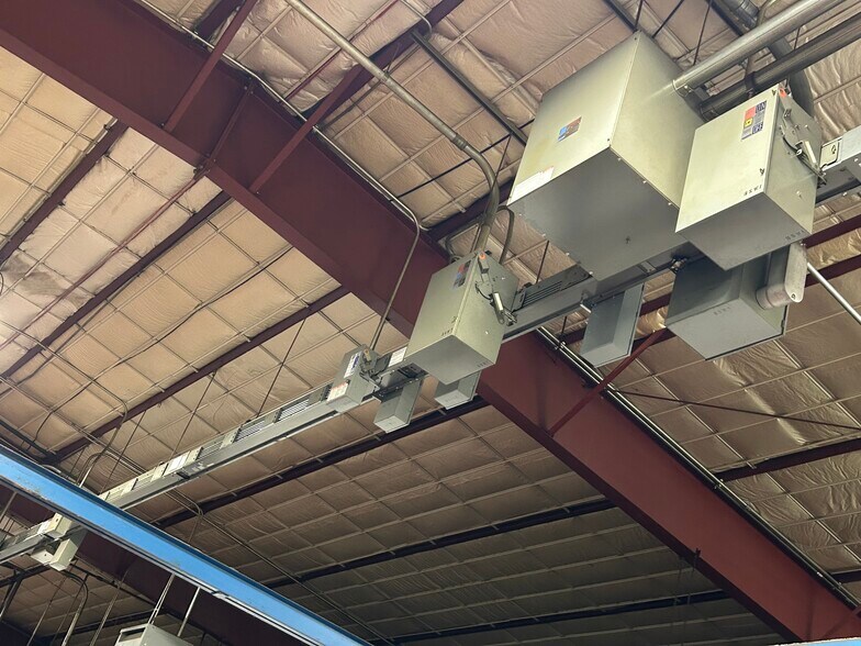 More Photos Of 600 Valley Rd, Hamburg Manufacturing For Sale