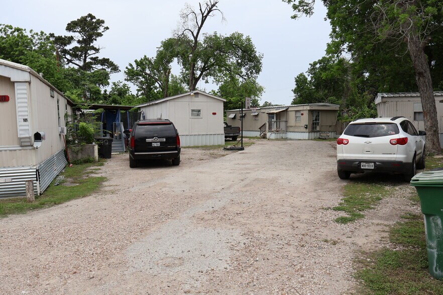 More Photos Of 7915 Easton St, Houston Land For Sale