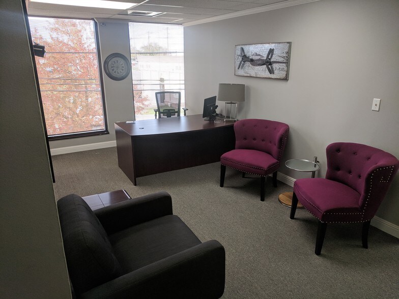 More Photos Of 2692 Richmond Rd, Lexington Office For Lease