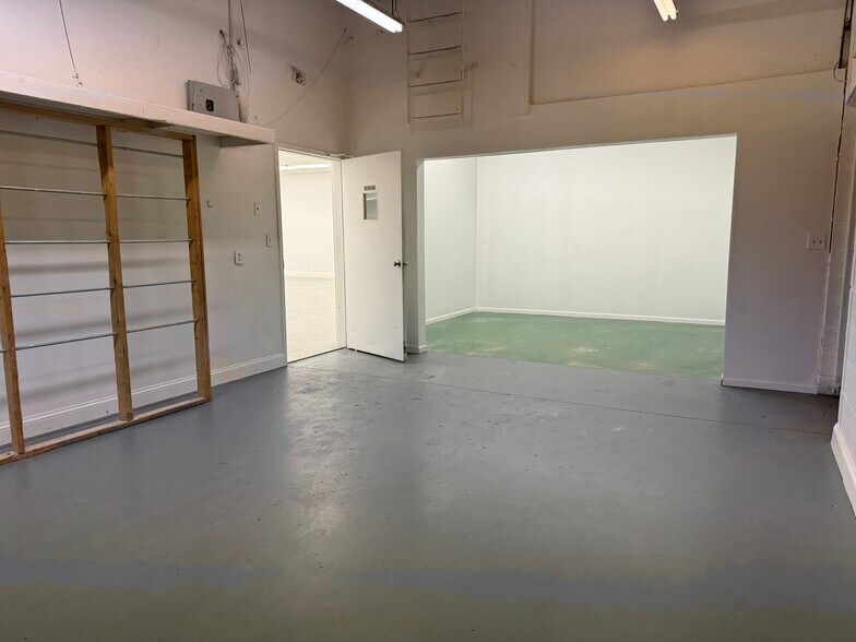 More Photos Of 1657 Cassopolis St, Elkhart Freestanding For Lease