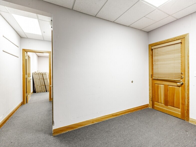More Photos Of 2064 Prospector Ave, Park City Medical For Sale