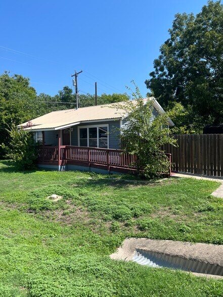 Primary Photo Of 204 West Street, Hutto Office For Lease