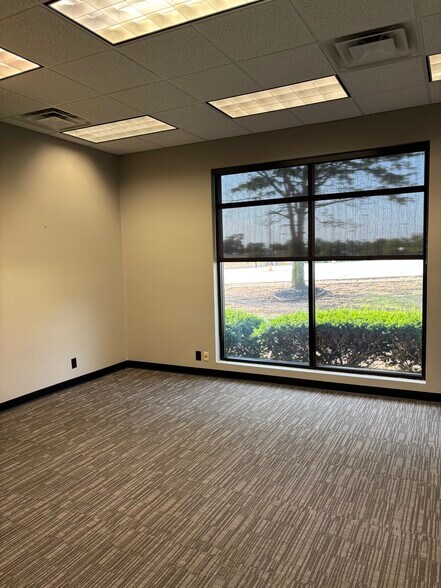 More Photos Of 307 N Walton Blvd, Bentonville Bank For Lease
