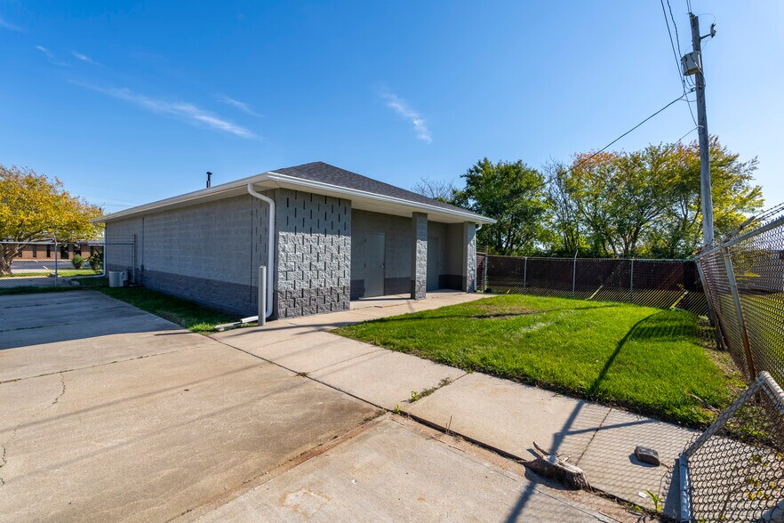 More Photos Of 3085 N Kandy Ln, Decatur Office For Lease