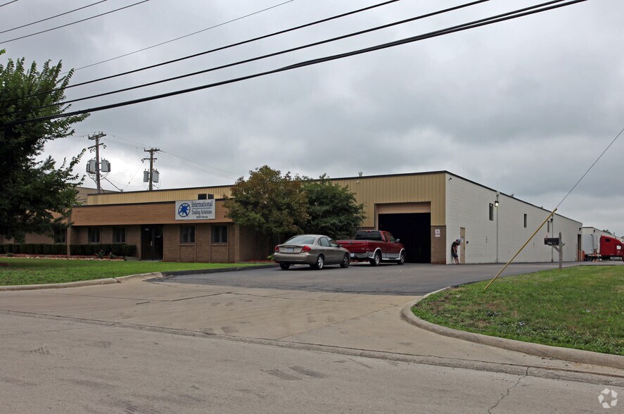 Primary Photo Of 8000 Ronda Dr, Canton Township Warehouse For Lease