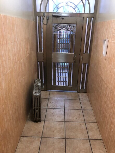 More Photos Of 5501 5th Ave, Brooklyn Apartments For Sale