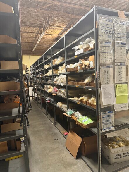 More Photos Of 10902 Roark Rd, Houston Warehouse For Lease
