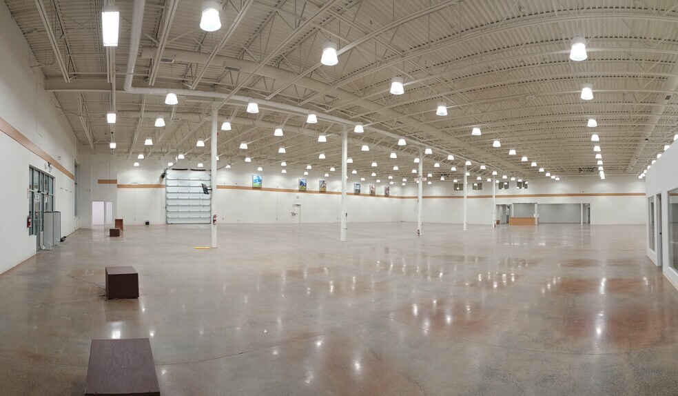 More Photos Of 2747 Chamberland St, Rockland Freestanding For Lease