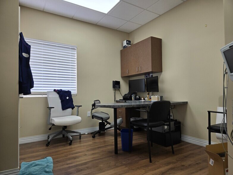 More Photos Of 13555 Automobile Blvd, Clearwater Medical For Lease