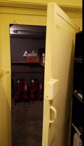 More Photos Of 112 S Troy Ave, Stanford Freestanding For Sale