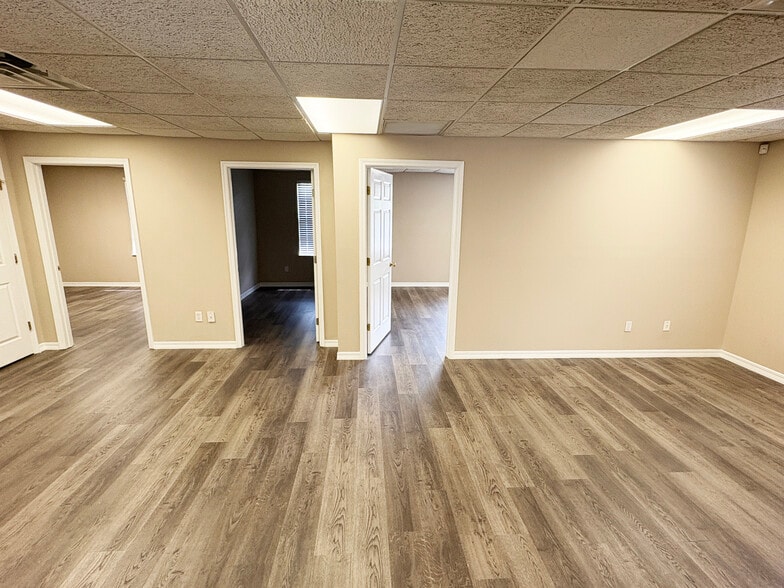 More Photos Of 3840 Williamsburg Park Blvd, Jacksonville Office For Sale