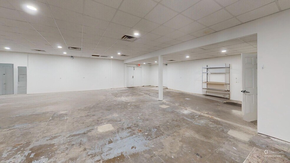 More Photos Of 400 W Cervantes St, Pensacola Flex For Lease