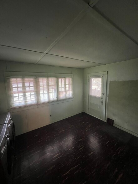 More Photos Of 615 S Washington St, Maryville Office For Sale