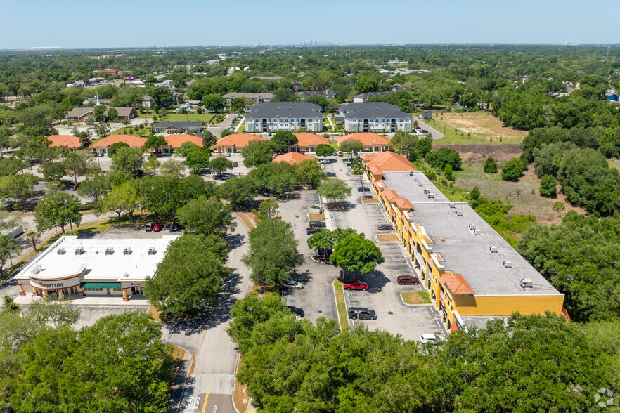 More Photos Of 1070-1072 E Brandon Blvd, Brandon Medical For Lease