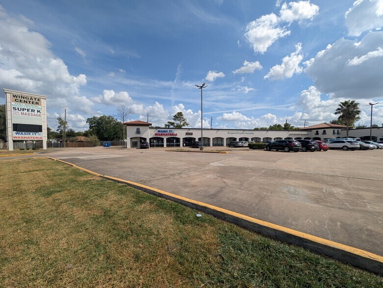 More Photos Of 15965 Westheimer Rd, Houston Unknown For Lease