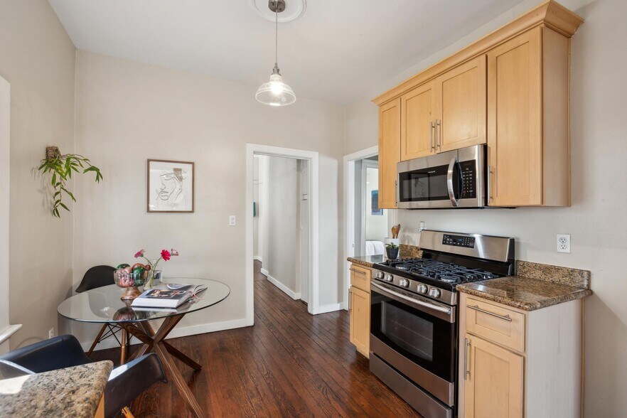 More Photos Of 449 37th St, Oakland Apartments For Sale