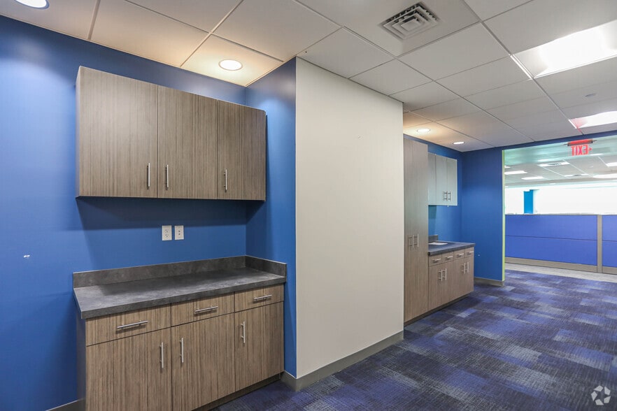 More Photos Of 132 Turnpike Rd, Southborough Office For Lease