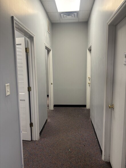 More Photos Of 259 Venture Dr, Smithfield Freestanding For Lease