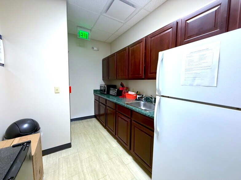 More Photos Of 1879 Nightingale Ln, Tavares Medical For Lease