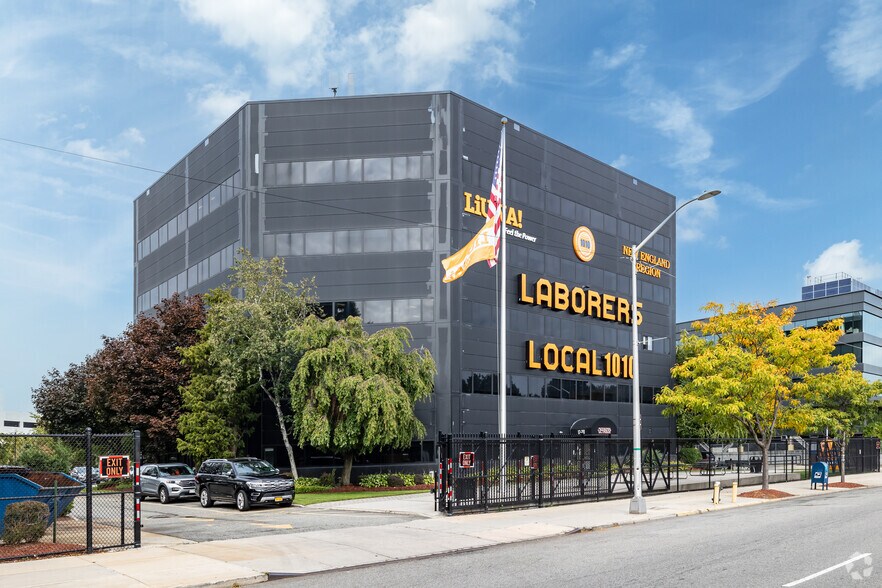 Primary Photo Of 1720 Whitestone Expy, Whitestone Office For Lease