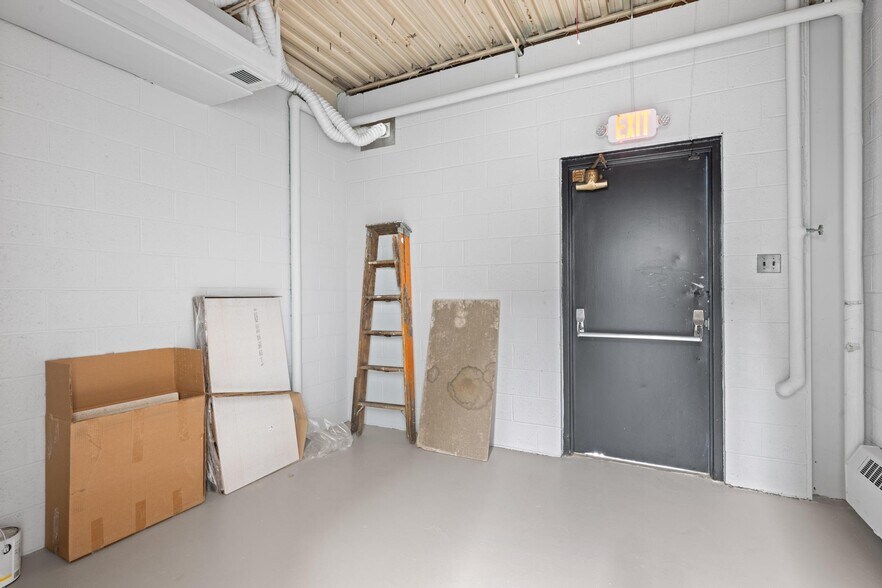 More Photos Of 325 Bridge St, Old Forge Manufacturing For Lease