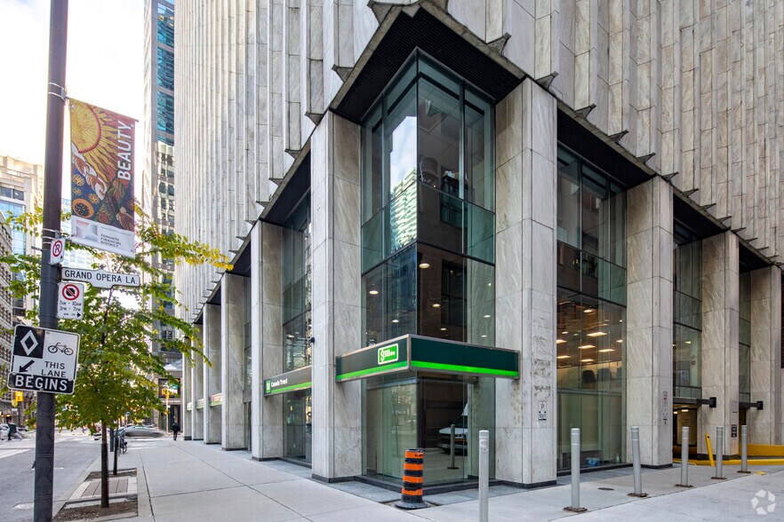 More Photos Of 110 Yonge St, Toronto Office For Lease