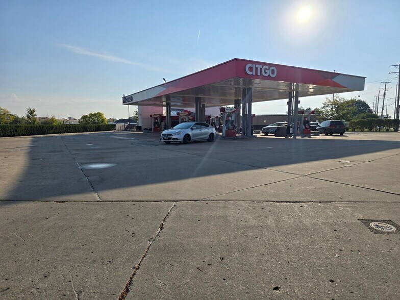 More Photos Of 7401 Jensen Blvd, Hanover Park Service Station For Sale