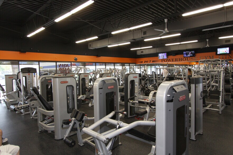 More Photos Of 15270-15282 E Hampden Ave, Aurora General Retail For Lease