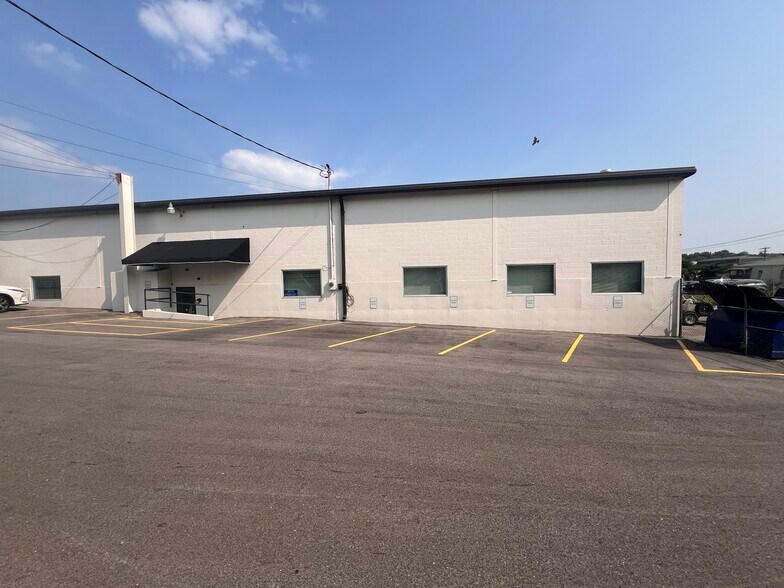 Primary Photo Of 2522 Scottsville Rd, Bowling Green Storefront For Lease