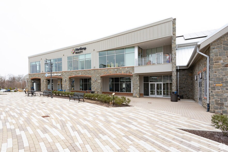 More Photos Of 12250 Clarksville Pike, Clarksville Storefront For Lease