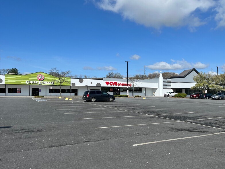More Photos Of 50 SW Cutoff, Worcester Freestanding For Lease