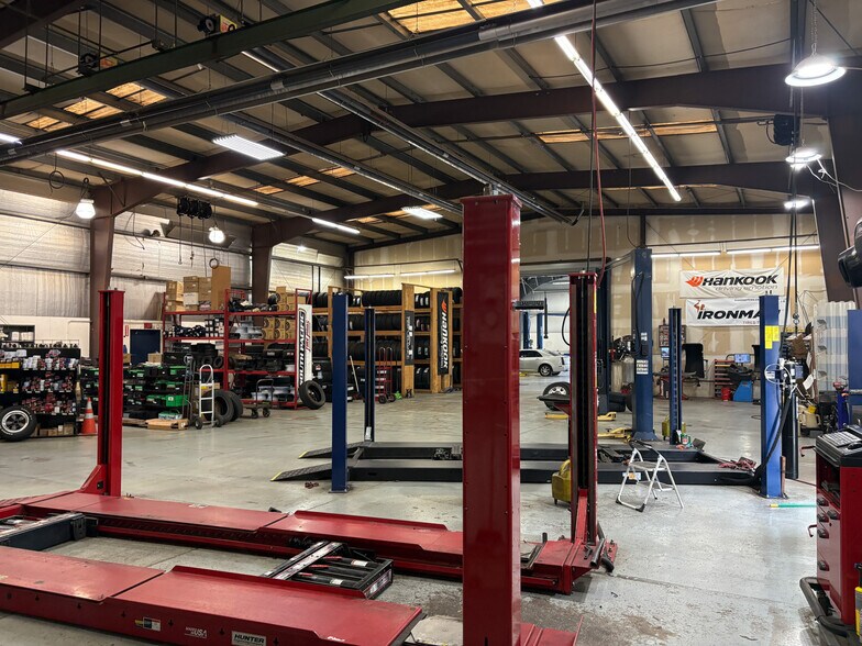 More Photos Of 5236 Pacific Blvd SW, Albany Warehouse For Sale