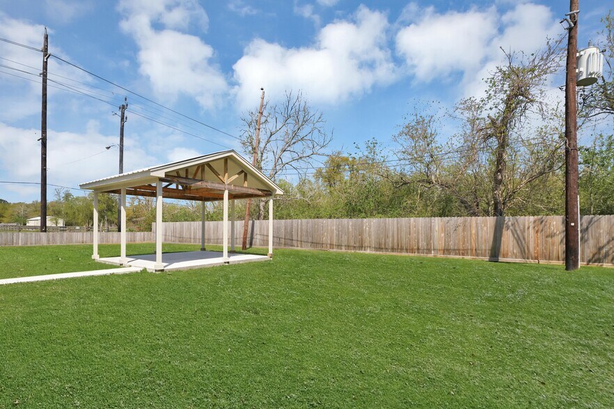 More Photos Of 6205 Jackson Rd, Hitchcock Apartments For Sale