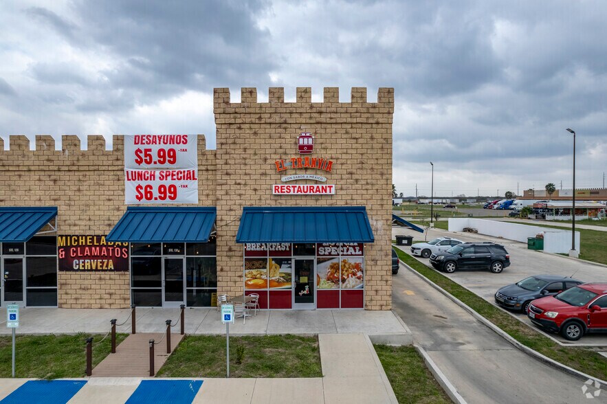 More Photos Of 6401 S 23rd St, McAllen Storefront Retail Office For Lease