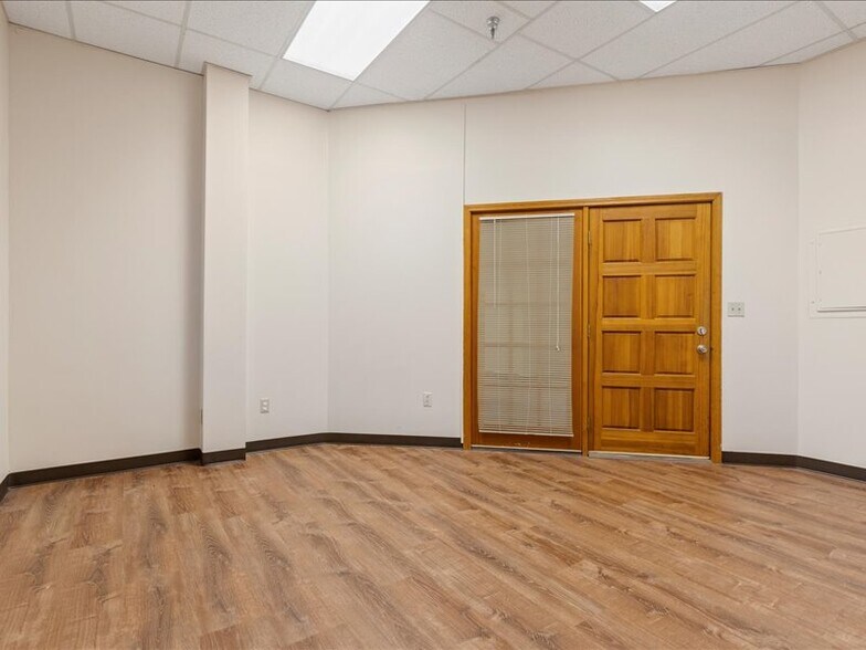 More Photos Of 8001 Rowan Rd, Cranberry Township Storefront For Lease