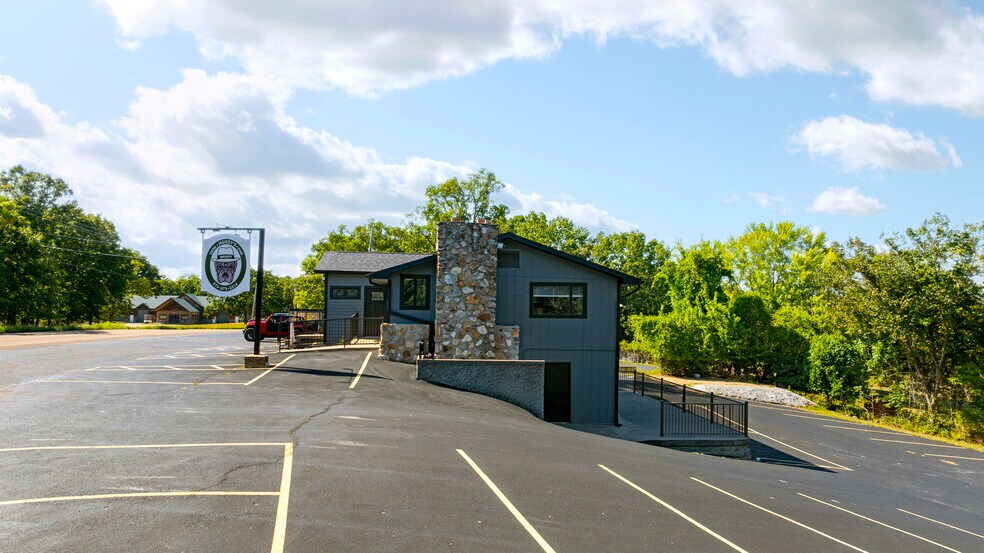 More Photos Of 2079 State Road Y, Linn Creek Restaurant For Sale