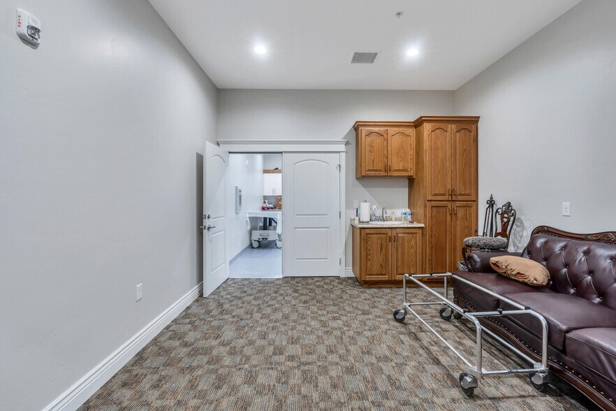 More Photos Of 737 N Main St, Springville Funeral Home For Sale