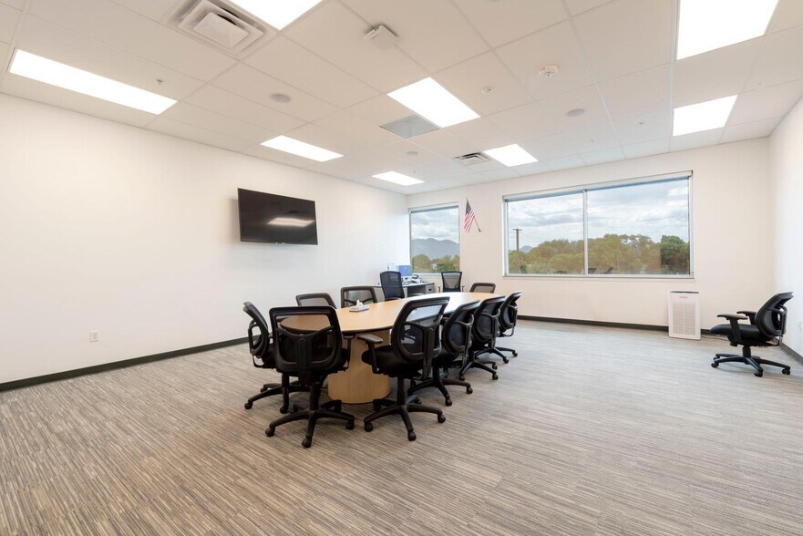 More Photos Of 2121 N 550 W, Provo Office For Sale