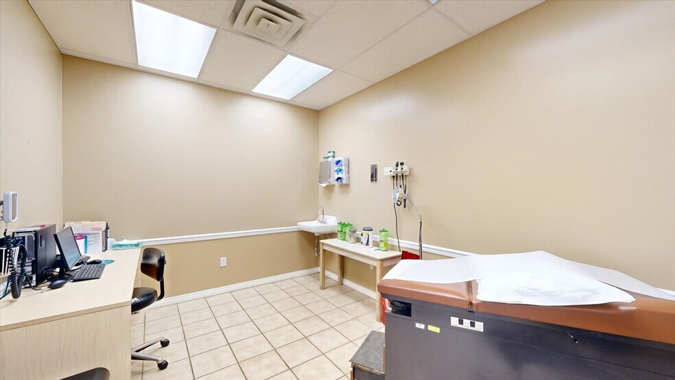 More Photos Of 113 Bo Bo Dr, Crystal Springs Freestanding For Lease