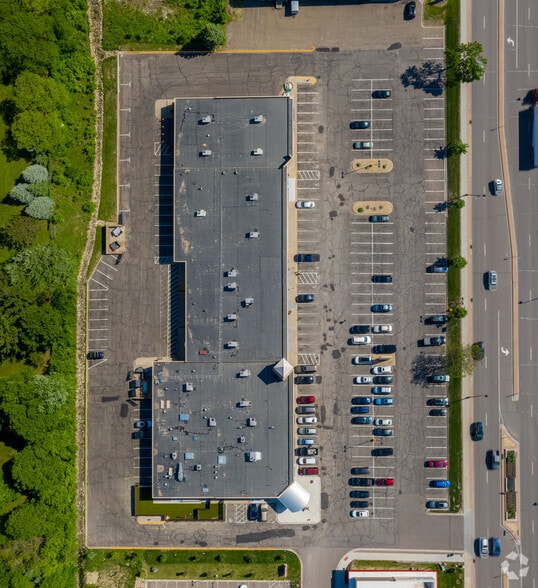 More Photos Of 2000-2036 S Robert St, Saint Paul Storefront For Lease