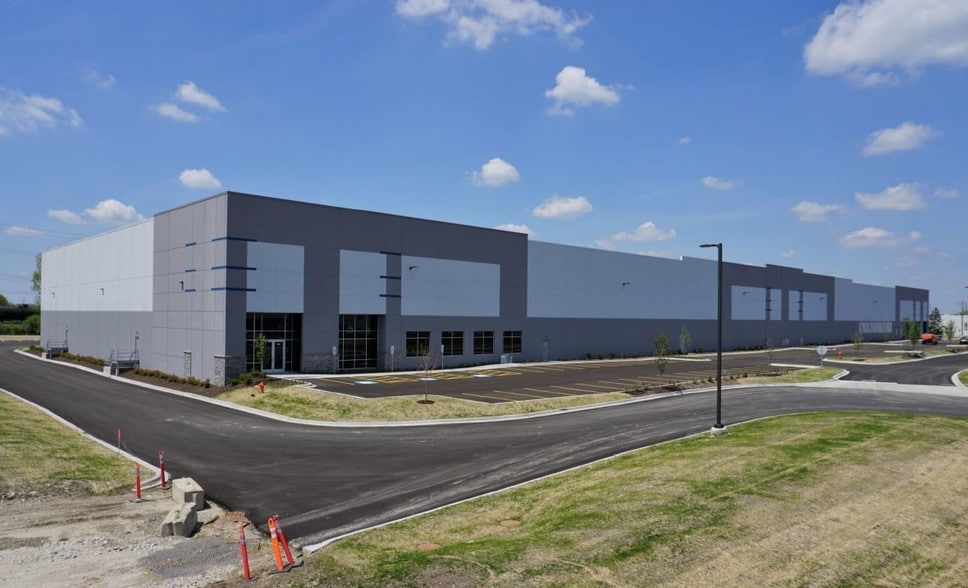 More Photos Of 540 Frontenac Ct, Naperville Warehouse For Lease