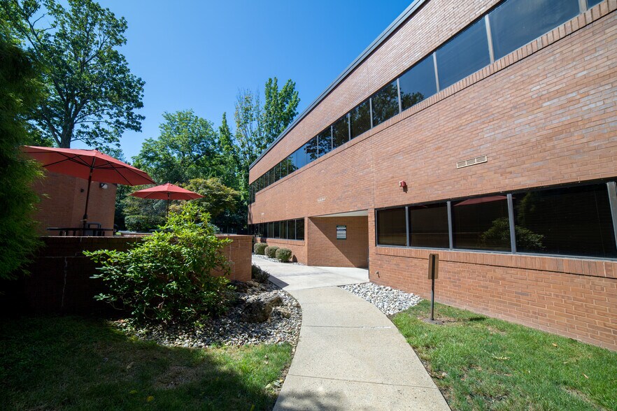 More Photos Of 1000 Herrontown Rd, Princeton Medical For Lease